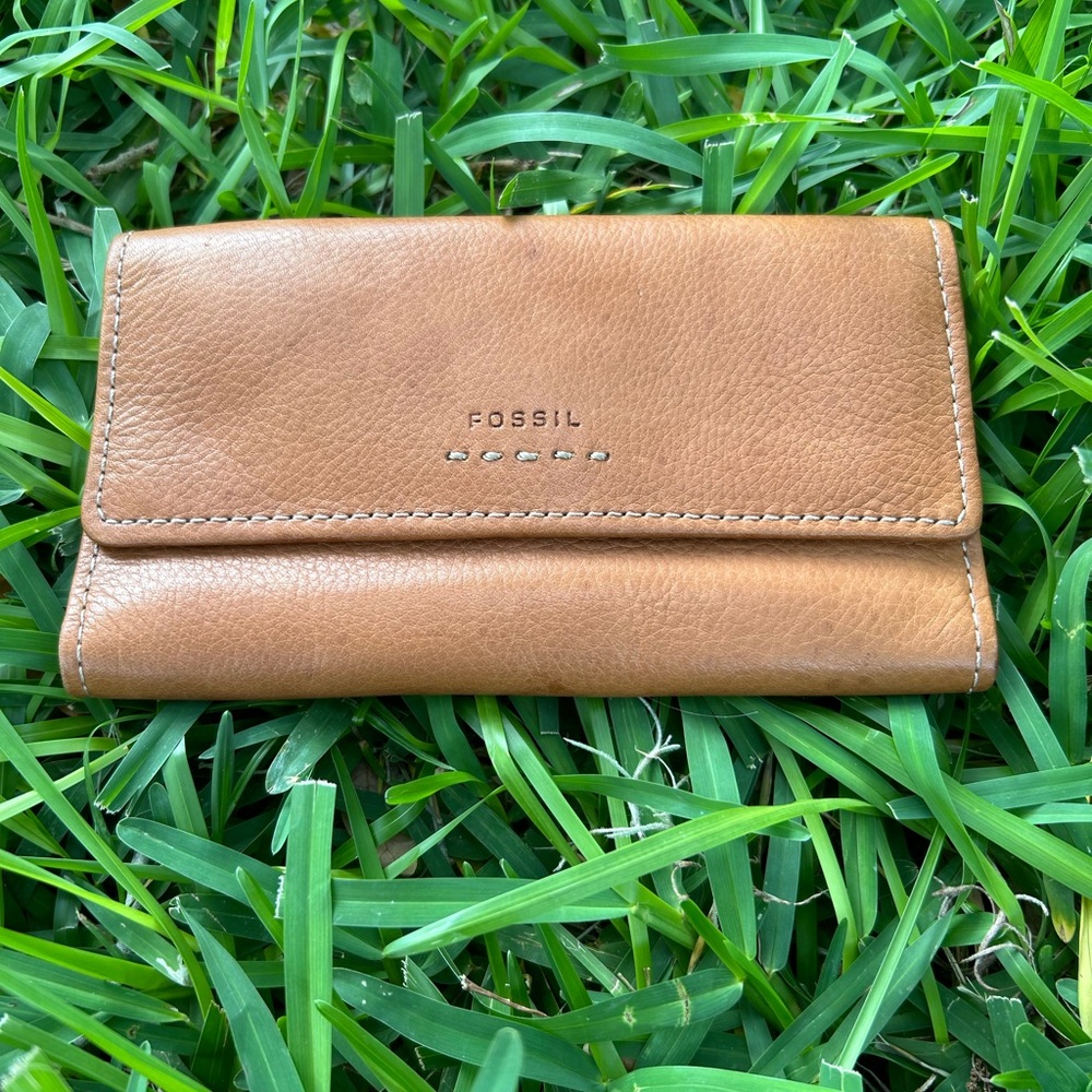 Vintage Fossil Tri-Fold Leather Wallet